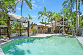Driftwood Beach House at Rainbow Beach with Pool Aircon Wifi